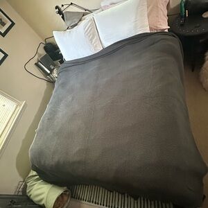 Gray Knit Queen Size Comforter